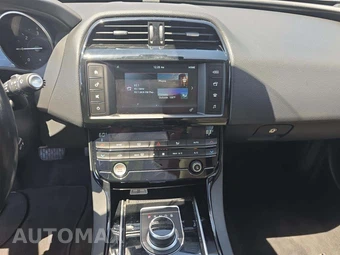 2017 Jaguar XE – miniatura 10
