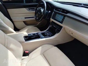 2017 Jaguar XF Premium – miniatura 43