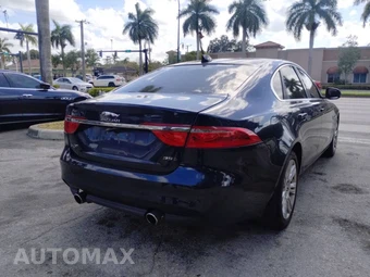 2017 Jaguar XF Premium – miniatura 9