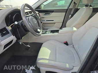 2017 Jaguar XF Premium – miniatura 9