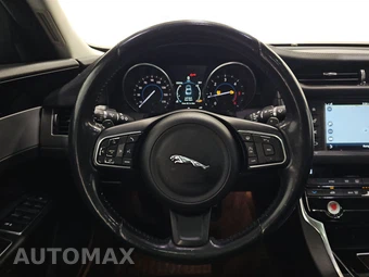 2017 Jaguar XF Premium – miniatura 10