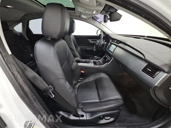 2017 Jaguar XF Premium – miniatura 8