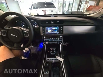 2017 Jaguar XF Premium - miniatura 10