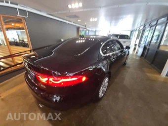 2017 Jaguar XF Premium - miniatura 3