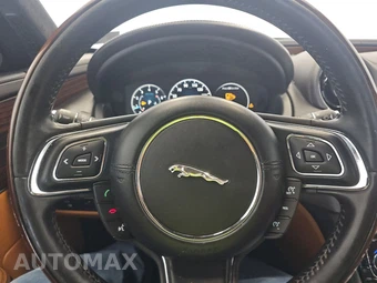 2017 Jaguar XJL Portfolio – miniatura 10