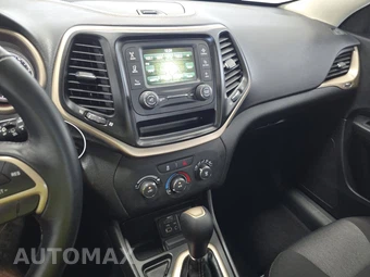 2017 Jeep Cherokee Altitude Edition - miniatura 11