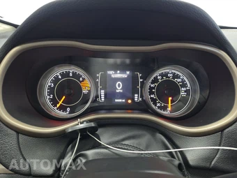 2017 Jeep Cherokee Altitude Edition - miniatura 12
