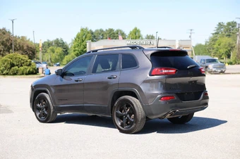 2017 Jeep Cherokee High Altitude Edition - miniatura 3