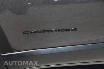 2017 Jeep Cherokee High Altitude Edition - miniatura 30