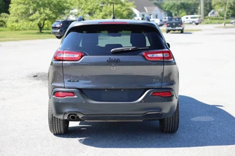 2017 Jeep Cherokee High Altitude Edition - miniatura 4