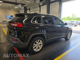 2017 Jeep Cherokee Latitude – miniatura 4