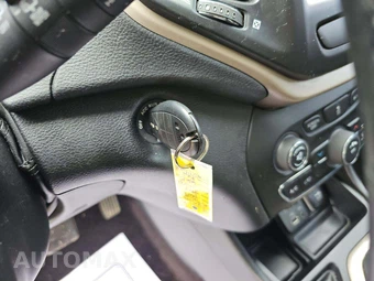 2017 Jeep Cherokee Latitude - miniatura 5