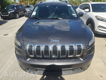 2017 Jeep Cherokee Latitude – miniatura 2