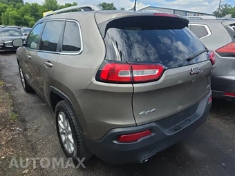 2017 Jeep Cherokee Latitude - miniatura 6