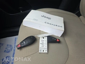 2017 Jeep Cherokee Latitude - miniatura 21