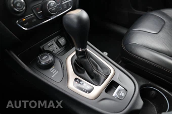 2017 Jeep Cherokee Limited - miniatura 28