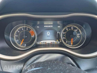 2017 Jeep Cherokee Limited – miniatura 9