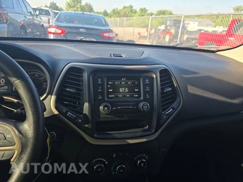 2017 Jeep Cherokee Sport – miniatura 11