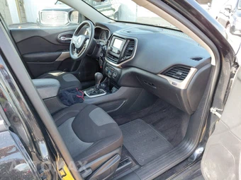 2017 Jeep Cherokee Sport – miniatura 6