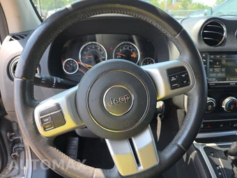 2017 Jeep Compass High Altitude Edition - miniatura 10