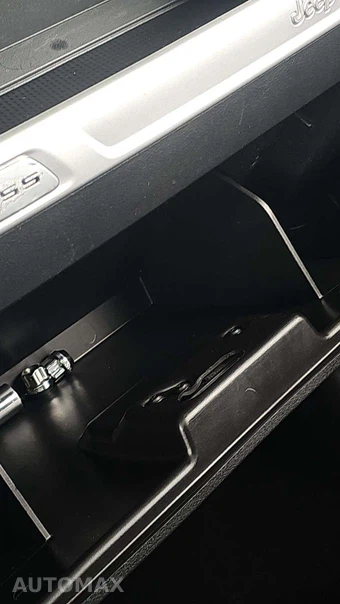 2017 Jeep Compass High Altitude Edition – miniatura 23