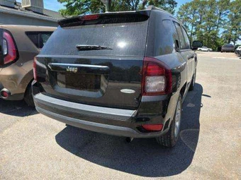 2017 Jeep Compass Latitude – miniatura 3
