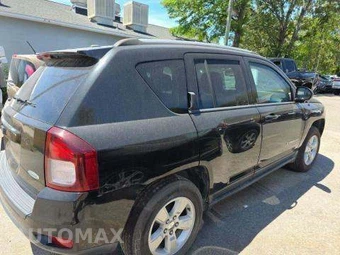 2017 Jeep Compass Latitude – miniatura 4