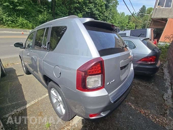 2017 Jeep Compass Latitude – miniatura 2