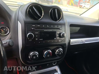 2017 Jeep Compass Latitude – miniatura 9