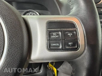 2017 Jeep Compass Latitude - miniatura 16