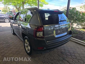 2017 Jeep Compass Latitude – miniatura 2