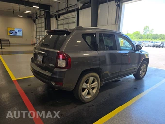 2017 Jeep Compass Latitude – miniatura 4
