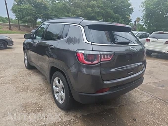 2017 Jeep Compass Latitude – miniatura 6