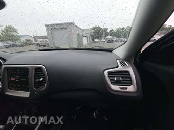 2017 Jeep Compass Latitude - miniatura 16