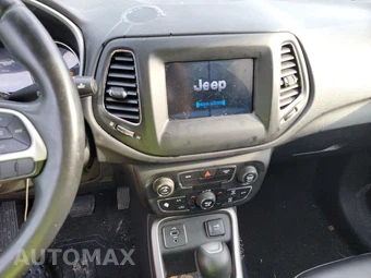 2017 Jeep Compass Latitude - miniatura 11