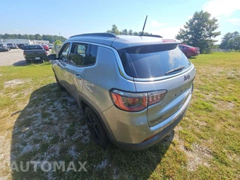 2017 Jeep Compass Latitude - miniatura 2
