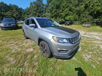 2017 Jeep Compass Latitude - miniatura 4