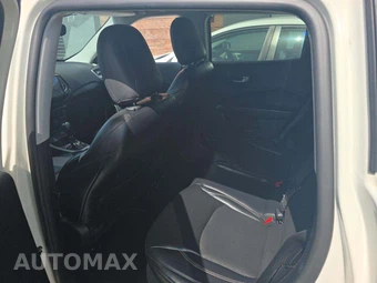 2017 Jeep Compass Latitude – miniatura 13