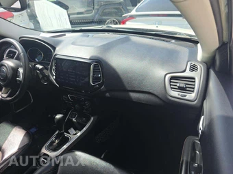 2017 Jeep Compass Latitude – miniatura 19