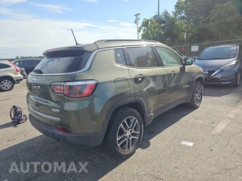 2017 Jeep Compass Latitude – miniatura 4