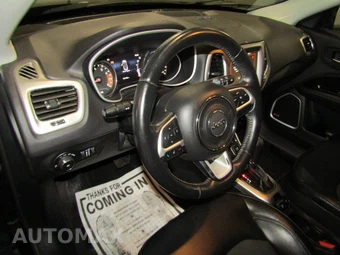 2017 Jeep Compass Latitude – miniatura 9