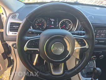 2017 Jeep Compass Latitude – miniatura 10