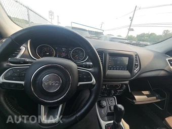 2017 Jeep Compass Latitude – miniatura 11