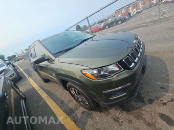 2017 Jeep Compass Latitude – miniatura 3