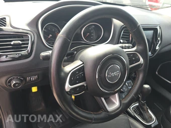 2017 Jeep Compass Limited – miniatura 10