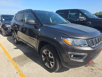 2017 Jeep Compass Trailhawk - miniatura 3