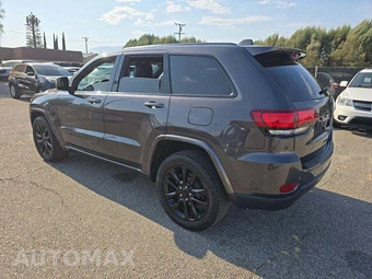 2017 Jeep Grand Cherokee Altitude Edition - miniatura 2