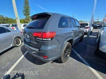 2017 Jeep Grand Cherokee Altitude Edition - miniatura 4