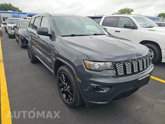 2017 Jeep Grand Cherokee Altitude Edition - miniatura 3