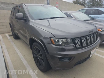 2017 Jeep Grand Cherokee Altitude Edition - miniatura 3